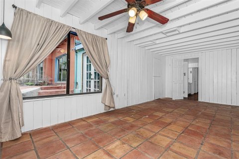 Casa en alquiler en Miami, Florida, 3 dormitorios, 194.72 m2 № 1975247 - foto 18