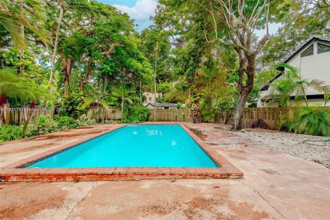 Casa en alquiler en Miami, Florida, 3 dormitorios, 194.72 m2 № 1975247 - foto 3