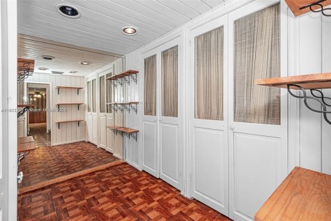 Casa en alquiler en Miami, Florida, 3 dormitorios, 194.72 m2 № 1975247 - foto 19