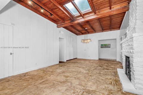 Casa en alquiler en Miami, Florida, 3 dormitorios, 194.72 m2 № 1975247 - foto 6