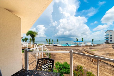 Condo in Saint Petersburg, Florida, 2 bedrooms № 2299310