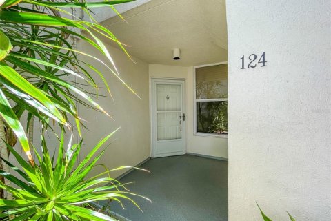 Condo in Saint Petersburg, Florida, 2 bedrooms  № 2299310 - photo 3