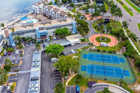 Condo in Saint Petersburg, Florida, 2 bedrooms  № 2299310 - photo 7