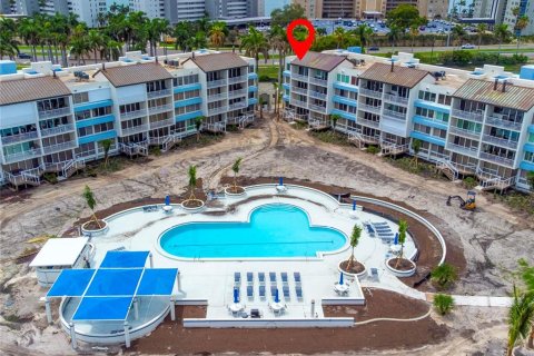 Condo in Saint Petersburg, Florida, 2 bedrooms  № 2299310 - photo 13