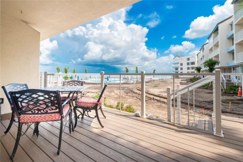 Condo in Saint Petersburg, Florida, 2 bedrooms  № 2299310 - photo 5