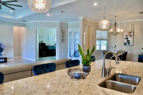 Villa ou maison à vendre à Port Charlotte, Floride: 4 chambres, 217.86 m2 № 2151692 - photo 23