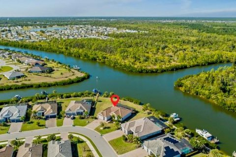 Villa ou maison à vendre à Port Charlotte, Floride: 4 chambres, 217.86 m2 № 2151692 - photo 4