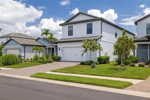 Villa ou maison à vendre à Bradenton, Floride: 5 chambres, 243.03 m2 № 2347210 - photo 4