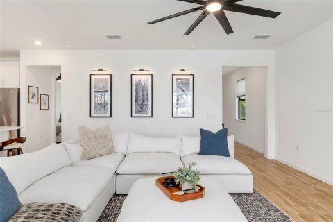 Villa ou maison à vendre à Bradenton, Floride: 5 chambres, 243.03 m2 № 2347210 - photo 17