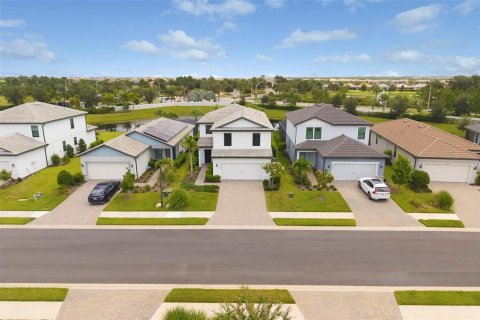 Villa ou maison à vendre à Bradenton, Floride: 5 chambres, 243.03 m2 № 2347210 - photo 6