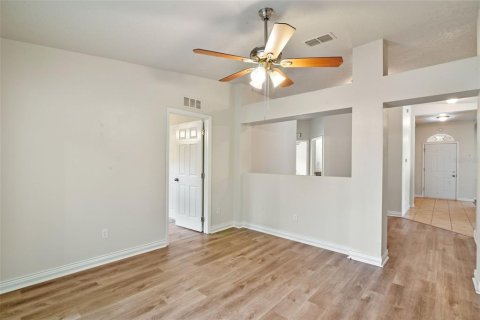 House in Apopka, Florida 4 bedrooms, 136.38 sq.m. № 1677713 - photo 11