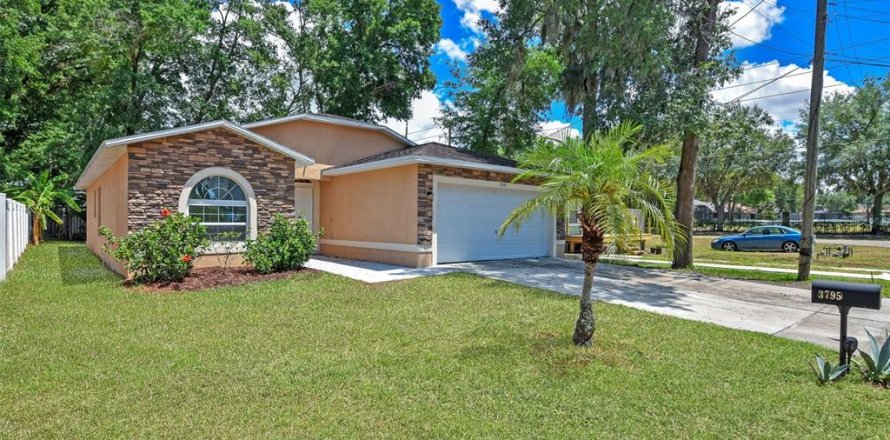 House in Apopka, Florida 4 bedrooms, 136.38 sq.m. № 1677713