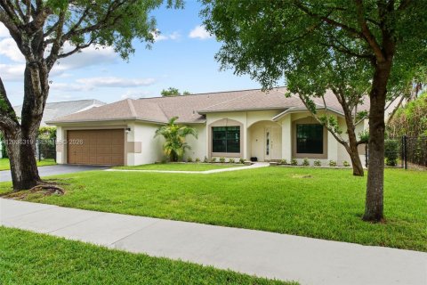 Villa ou maison à vendre à Coconut Creek, Floride: 3 chambres, 140.84 m2 № 2084825 - photo 2