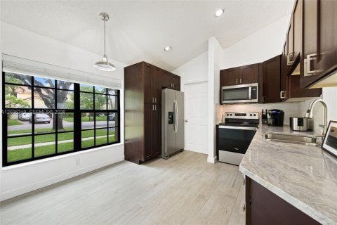 Villa ou maison à vendre à Coconut Creek, Floride: 3 chambres, 140.84 m2 № 2084825 - photo 6