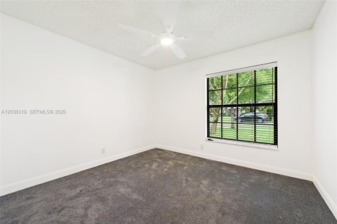 Villa ou maison à vendre à Coconut Creek, Floride: 3 chambres, 140.84 m2 № 2084825 - photo 21