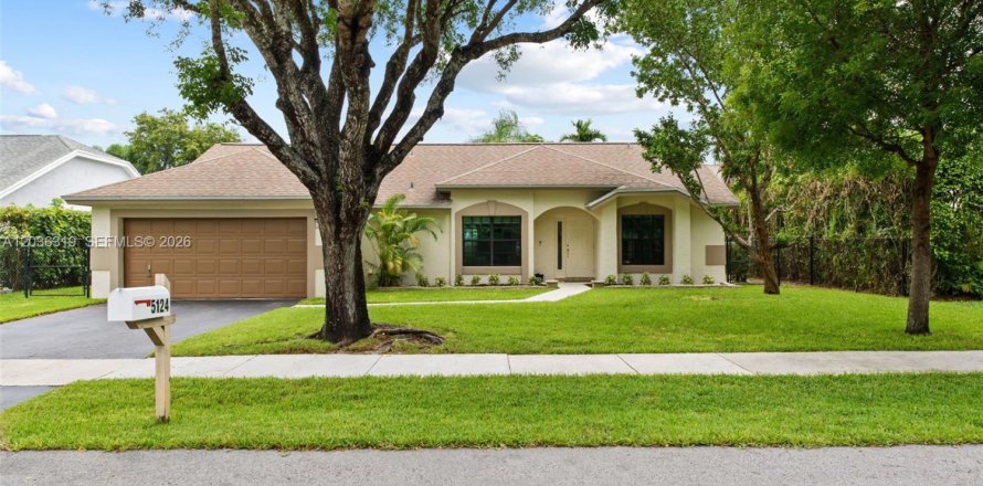 Villa ou maison à Coconut Creek, Floride 3 chambres, 140.84 m2 № 2084825