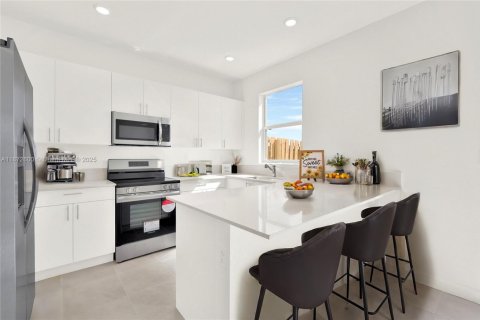 Villa ou maison à louer à Homestead, Floride: 3 chambres, 138.33 m2 № 1897963 - photo 2