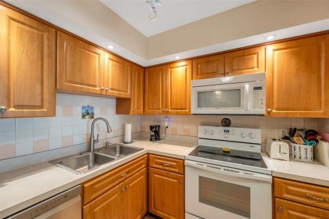 Condo in South Pasadena, Florida, 1 bedroom  № 1793303 - photo 6