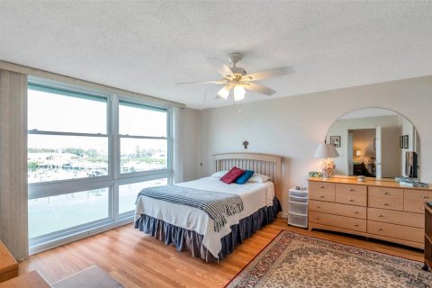 Condo in South Pasadena, Florida, 1 bedroom  № 1793303 - photo 1