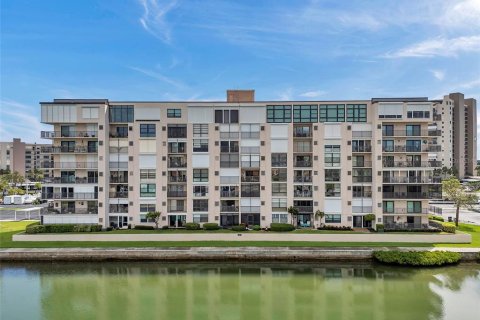 Condo in South Pasadena, Florida, 1 bedroom  № 1793303 - photo 3