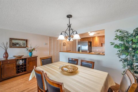 Condo in South Pasadena, Florida, 1 bedroom  № 1793303 - photo 14
