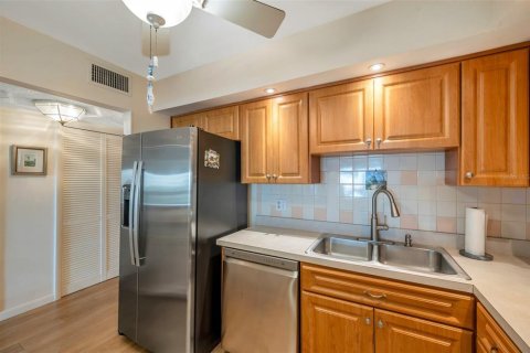 Condo in South Pasadena, Florida, 1 bedroom  № 1793303 - photo 7