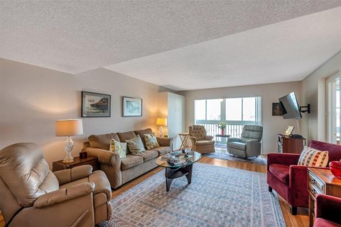 Condo in South Pasadena, Florida, 1 bedroom  № 1793303 - photo 12