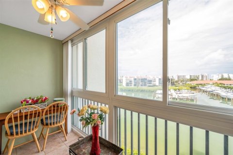 Condo in South Pasadena, Florida, 1 bedroom  № 1793303 - photo 16