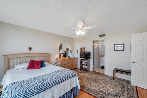 Condo in South Pasadena, Florida, 1 bedroom  № 1793303 - photo 20