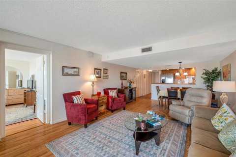 Condo in South Pasadena, Florida, 1 bedroom  № 1793303 - photo 10