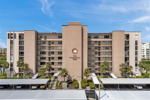 Condo in South Pasadena, Florida, 1 bedroom  № 1793303 - photo 2