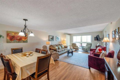 Condo in South Pasadena, Florida, 1 bedroom  № 1793303 - photo 15