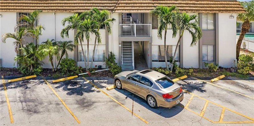 Condo in Fort Myers, Florida, 2 bedrooms  № 1525674