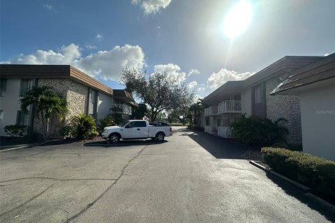 Condo in Fort Myers, Florida, 2 bedrooms  № 1525674 - photo 26