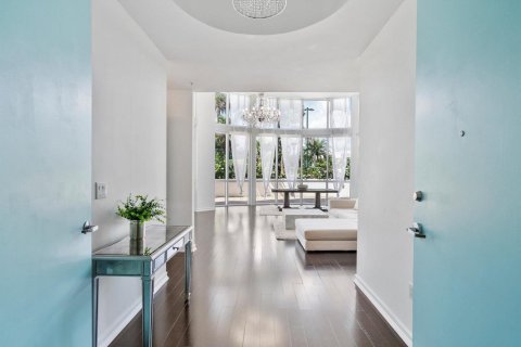 Condominio en venta en Sunny Isles Beach, Florida, 3 dormitorios, 198.9 m2 № 2152663 - foto 4