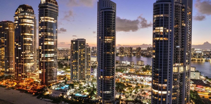 Condominio en Sunny Isles Beach, Florida, 3 dormitorios  № 2152663