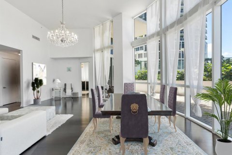 Condominio en venta en Sunny Isles Beach, Florida, 3 dormitorios, 198.9 m2 № 2152663 - foto 9