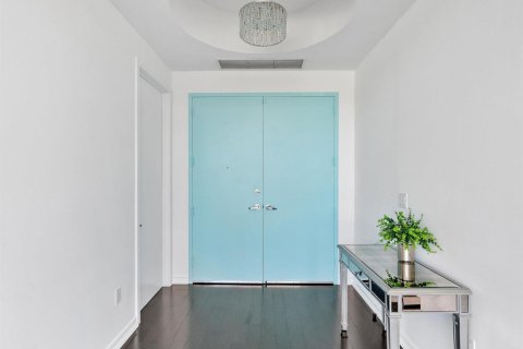 Condominio en venta en Sunny Isles Beach, Florida, 3 dormitorios, 198.9 m2 № 2152663 - foto 3