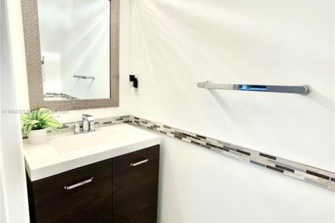 Townhouse in Miami, Florida 3 bedrooms, 136.57 sq.m. № 1955085 - photo 8