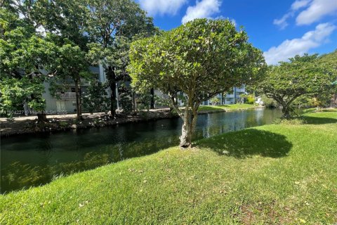 Townhouse in Miami, Florida 3 bedrooms, 136.57 sq.m. № 1955085 - photo 21