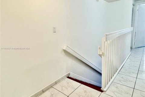 Townhouse in Miami, Florida 3 bedrooms, 136.57 sq.m. № 1955085 - photo 9