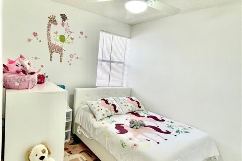 Townhouse in Miami, Florida 3 bedrooms, 136.57 sq.m. № 1955085 - photo 16