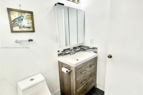 Townhouse in Miami, Florida 3 bedrooms, 136.57 sq.m. № 1955085 - photo 11