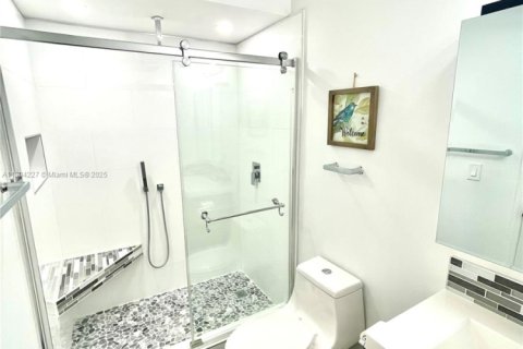 Townhouse in Miami, Florida 3 bedrooms, 136.57 sq.m. № 1955085 - photo 12