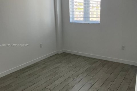 Condominio en venta en Miami, Florida, 2 dormitorios, 75.62 m2 № 2080139 - foto 10
