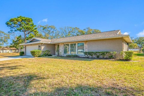 Villa ou maison à Clearwater, Floride 4 chambres, 174.47 m2 № 2098169