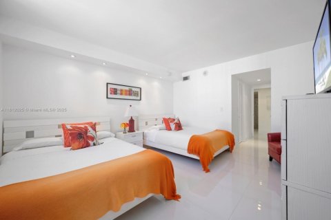 Condo in Sunny Isles Beach, Florida, 2 bedrooms  № 1869971 - photo 9