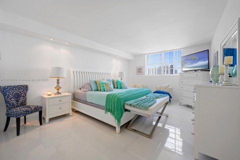 Condo in Sunny Isles Beach, Florida, 2 bedrooms  № 1869971 - photo 7