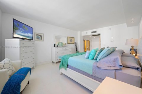 Condo in Sunny Isles Beach, Florida, 2 bedrooms  № 1869971 - photo 8