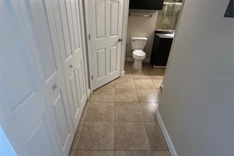 Condo in Orlando, Florida, 1 bedroom № 2378333 - photo 12